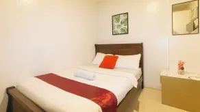 Nearest Hostel Pasay City by RedDoorz - Room