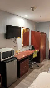BlissPoint Inn & Suites, Northwood - Chambre