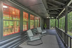 Hilltop Lackawaxen Gem w/ River View & Fire Pit - Innvendig