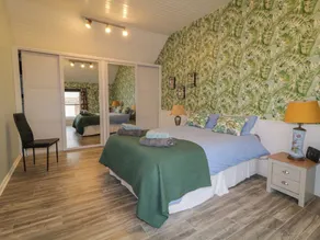 30 Main Street - Room