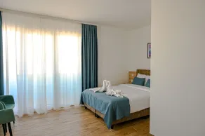 Dona, Altina - Room