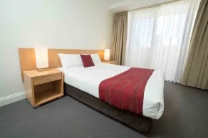 Franklin Apartments - Room