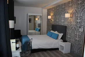 Hôtel Le Dauphin Puteaux - Chambre