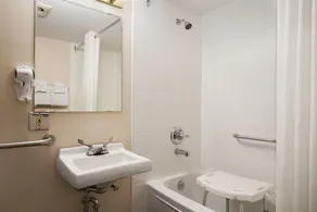 Quality Inn & Suites - Bad