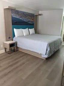 Super 8 by Wyndham Oceanside Downtown - Chambre