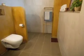 Vana by Loka - Nature Inspired Studios - Baño