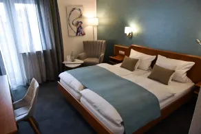 Martins Klause Airport Messe Hotel - Free Parking - Self Check-In available - Chambre