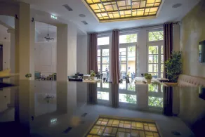 Public House Hotel - Restaurant