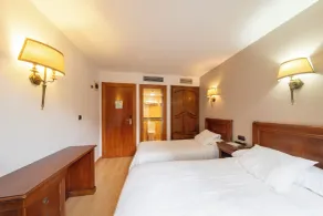 Hostal SIN RECEP24H Puerta de la Villa - Pet friendly & Restaurante - Zimmer