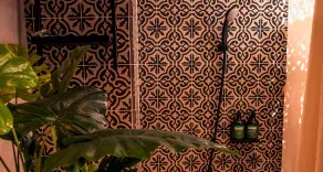 Anna King Hotel - Bathroom