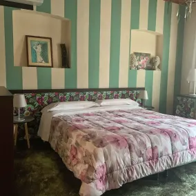 Cortiletto d'Alba camere con ristorante - Zimmer