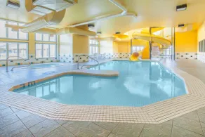 Super 8 by Wyndham Truro NS - Piscine