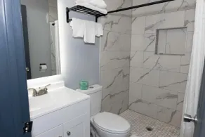 Hillsboro Inn & Suites - Bad