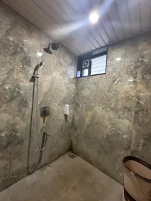 Hotel 9 Square Rajkot - Near Synergy Hospital - Bagno