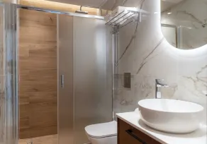Arc Elegant Apartments - Bathroom