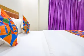 FabHotel Falcon Executive - Pan card club road - Room