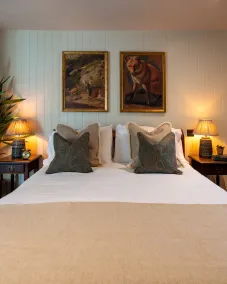High Corner Inn - Room