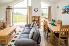 Stoneleigh Village - Inngangsparti