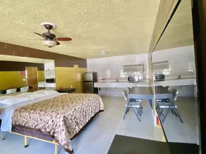 Savannah Inn and Suites - Chambre