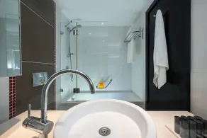 BY14 TLV Hotel - Salle de bain