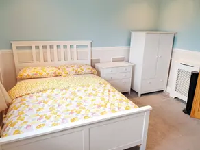 Specious 3bed property with parking & large garden - Room