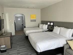 Comfort Inn & Suites - Værelse