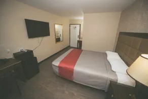 Economy Inn - Room