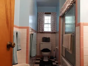 A house full of steel balls and games - Salle de bain