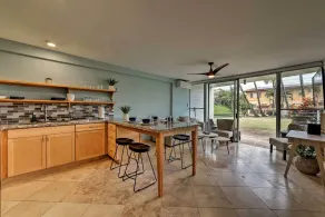 Condo w/ Lanai at Beginning of Road to Hana! - Innvendig
