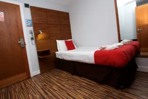 Cocoon @ International Inn + Apartments - Room