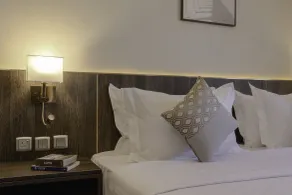 The Seasons Hotel - Room