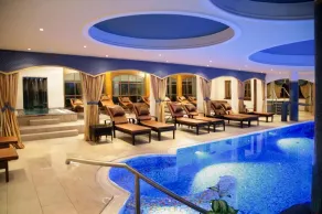 Wellnesshotel Parkschlössl zu Thyrnau Ihr adults only SPA Resort - Pool