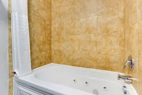Best Western Plus University Inn & Suites - Salle de bain