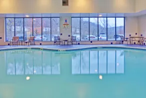 Holiday Inn Express Winfield - Teays Valley by IHG - Piscine