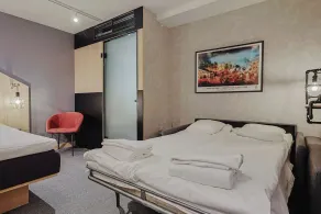 Hotel With Urban Deli - Chambre