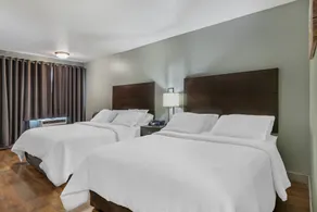 HOTEL FUZION INN & SUITES - Zimmer