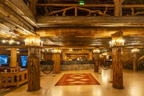 Old Faithful Inn - Inside the Park - Recepción