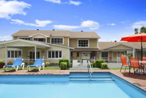 Super 8 by Wyndham Brockville - Piscine