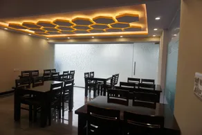 Zenith Suites - Restaurante