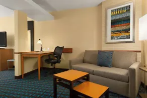 Fairfield Inn & Suites by Marriott Weirton - Room