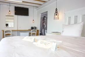 Anixi Lounge Suites - Adults Only - Camera