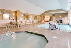 Drury Inn & Suites Greenville - Piscine