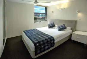 View Pacific Apartments - Room