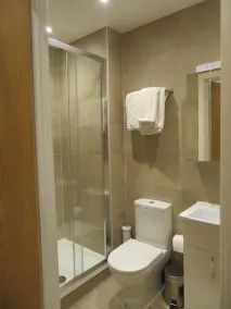 Glendale Hyde Park Hotel - Bathroom