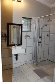 Cottonwood Guesthouse Bloemfontein - Værelse