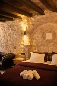 Rose Moon Cave - Room