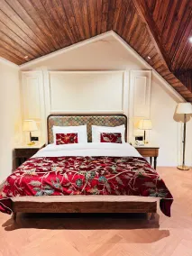The Harmukh Hills - Chambre