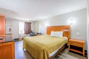 Cozy Garden Inn By OYO Hwy 40 Richmond - Værelse