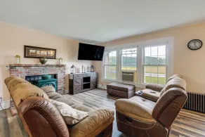 On 22 Acres! Retreat w/ Views in Burlington Flats - Innvendig
