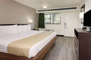 Travelodge by Wyndham College Park - Chambre